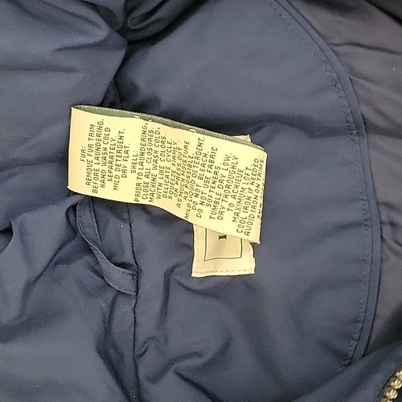 L.L. Bean Navy Blue Fuzzy Lined Winter Puffer Coat - Picture 4 of 7